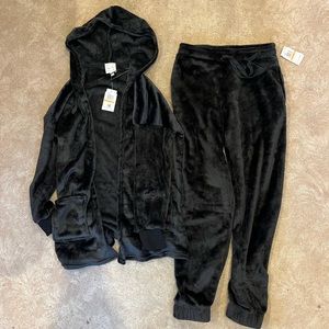 NWT Hippie Rose Plush Hooded Cardigan and Joggers - Size S - Black